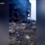 Ucraina, a Borodyanka edifici ridotti in cenere dopo i bombardamenti russi