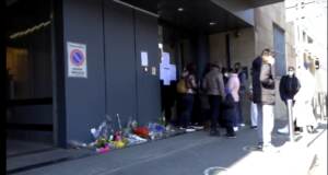 Milano, dal rapper al bodyguard in coda al consolato per arruolarsi: “Se ci vogliono siamo pronti a partire”