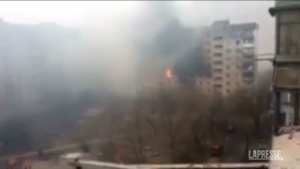 Ucraina: autorità Chernihiv, raid aereo su scuole e case, almeno 9 morti