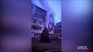Ucraina, l’incendio nell’edificio amministrativo della centrale nucleare di Zaporzhzhia