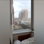 Ucraina: a Irpin colpiti palazzi residenziali, un video mostra i bombardamenti