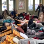 Ucraina: stazione ferroviaria polacca invasa da profughi di guerra