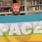 Jovanotti con la bandiera della Pace: “Fermatevi vi prego”