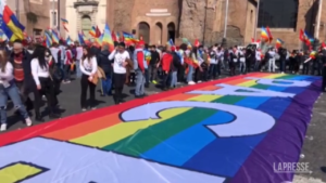 Ucraina, a Roma corteo per la pace di movimenti e Cgil