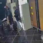 Russia: arrestata per droga campionessa di basket americana, le immagini dei controlli in aeroporto