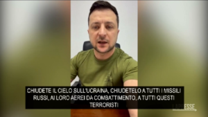 Ucraina, Zelensky a Occidente: “Volete che ci uccidano lentamente”