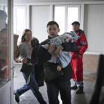 Kirill, il piccolo martire di Mariupol. 18 mesi, morto sotto le bombe russe, in un ospedale senza corrente elettrica