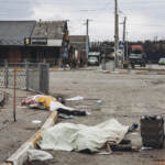 Mariupol, interrotta l’evacuazione. Bombe sui civili a Irpin. Un’intera famiglia sterminata