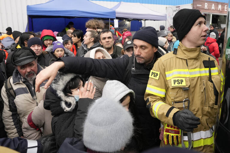Polonia, arrivati 920 mila profughi. Record 130 mila in un giorno – LE IMMAGINI