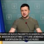 Ucraina, Zelensky all’Occidente: “Dateci aerei per difenderci”