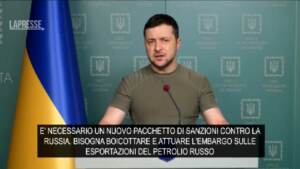 Ucraina, Zelensky all’Occidente: “Dateci aerei per difenderci”