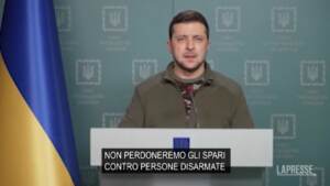 Ucraina, Zelensky: “Non perdoneremo mai chi spara su persone disarmate”
