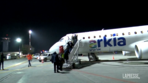 Romania, un volo porta profughi ucraini in Israele