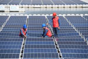 Primo impianto fotovoltaico sull'acqua nella Cina orientale