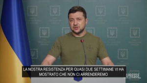 Ucraina, appello di Zelensky ai soldati di Mosca in russo: “Tornate a casa”