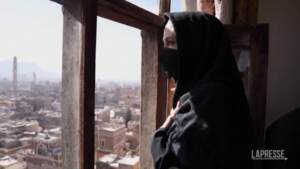 Yemen, Angelina Jolie in visita a Sanaa
