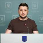 Ucraina, Zelensky: “Stiamo respingendo gli attacchi, russi mentono su ospedale Mariupol”