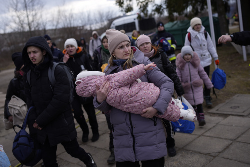 Onu: oltre 2 milioni e mezzo i profughi ucraini fuggiti dalla guerra, 200 mila in più di ieri – LE IMMAGINI
