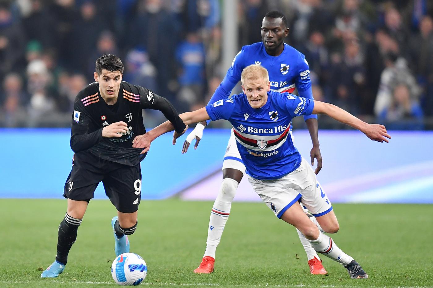 Calcio: Serie A, Juve vince ancora, 3-1 alla Samp. Doppietta Morata