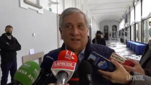 Tajani, “Via accise benzina, se situazione peggiora intervenire su Iva”