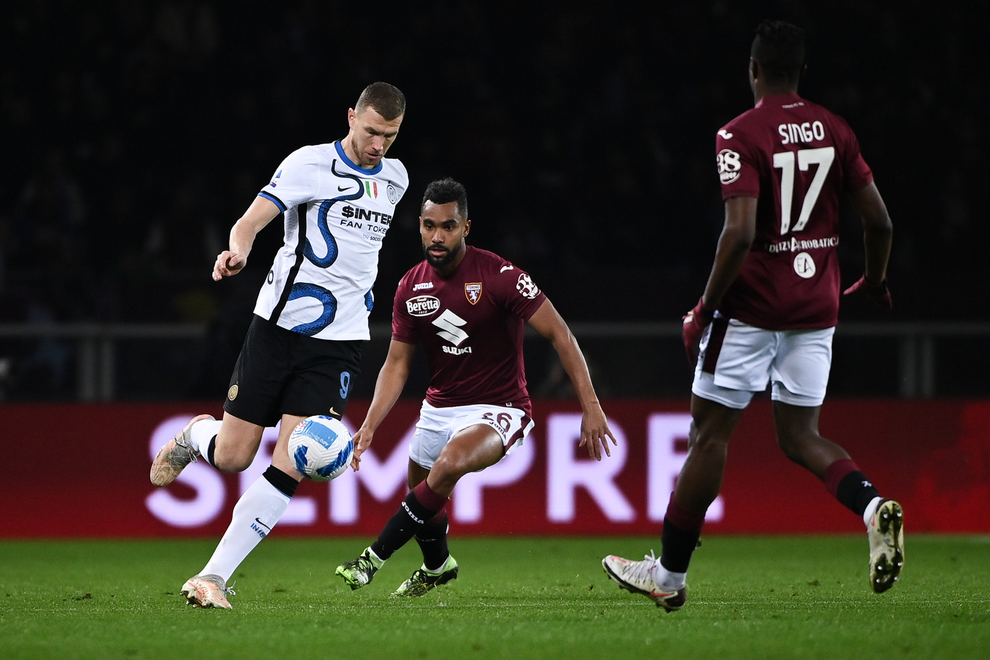 Calcio: Sanchez salva l’Inter nel recupero, 1-1 a Torino a Milan a +4