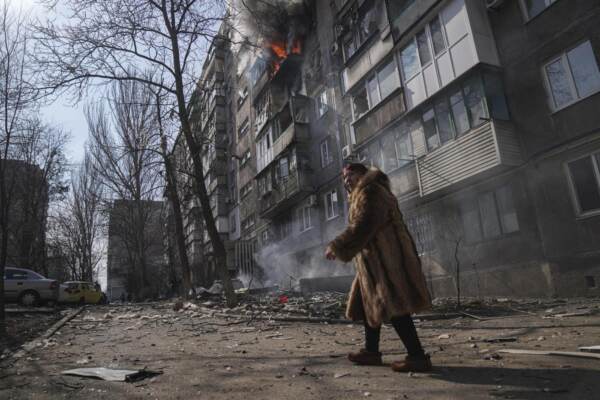 Guerra Russia-Ucraina, Mariupol: la città-martire assediata dai russi