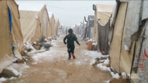 Siria, i profughi affrontano il freddo e la neve