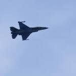 Lecco: jet militare prende fuoco e precipita su una montagna