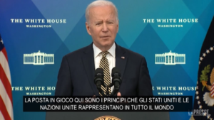 Ucraina, Biden: “Sarà Putin a pagare il prezzo, intensificheremo la pressione sull’economia russa”