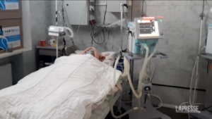 Ucraina: a Kharkiv si combatte anche contro il Covid