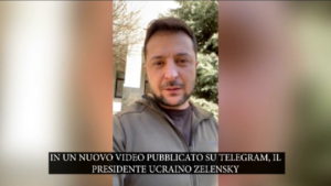 Ucraina, Zelensky: “Al lavoro per assicurare russi alla giustizia, non abbiamo lasciato le armi”
