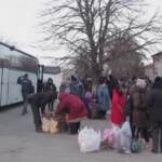 Ucraina, evacuati da Mariupol arrivano nel Donetsk: “E’ tutto distrutto”