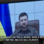 Zelensky al Bundestag cita Reagan: “Tirate giù questo muro, ogni bomba che cade in Ucraina alza muro con Europa”