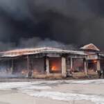 Ucraina: bombardato grande mercato di Kharkiv, le fiamme lo devastano