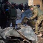 Bombardamento a Kiev, colpite anche case e scuole