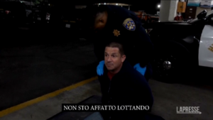 Usa, diffuso video di uomo arrestato che muore come George Floyd: “Non riesco a respirare”