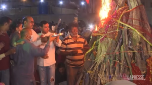 Pakistan, la comunità indù celebra la festività di Holi
