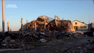 Ucraina, Mykolaiv: si cercano ancora vittime e superstiti nella caserma colpita da un missile russo