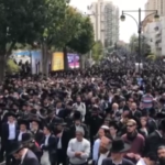 Israele: folla immensa ai funerali del rabbino Kanievsky