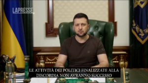 Ucraina, Zelensky sospende le attività di 11 partiti legati alla Russia