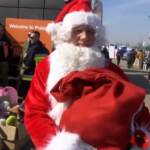Polonia, bimbi in fuga dalla guerra in Ucraina accolti al confine da Babbo Natale