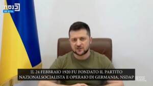 Ucraina, Zelensky: “Russi come nazisti parlano di ‘soluzione finale'”