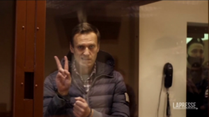 Russia, Navalny colpevole di frode e oltraggio