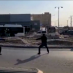 Israele, attacco a Beersheva: 4 morti. Il momento in cui l’assalitore viene ucciso