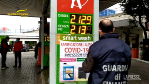Pescara, caro carburante: scoperto distributore con prezzi truccati