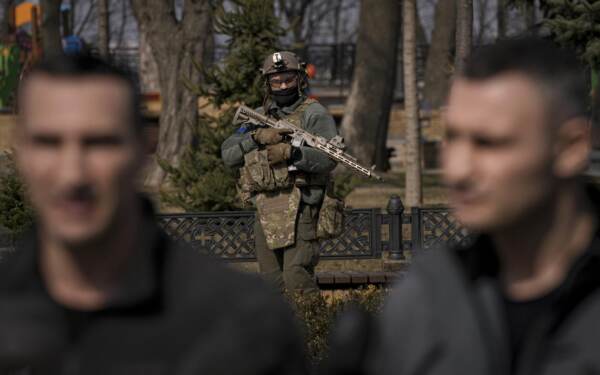 Guerra Russia-Ucraian, il sindaco di Kiev Vitali Klitschko in conferenza stampa