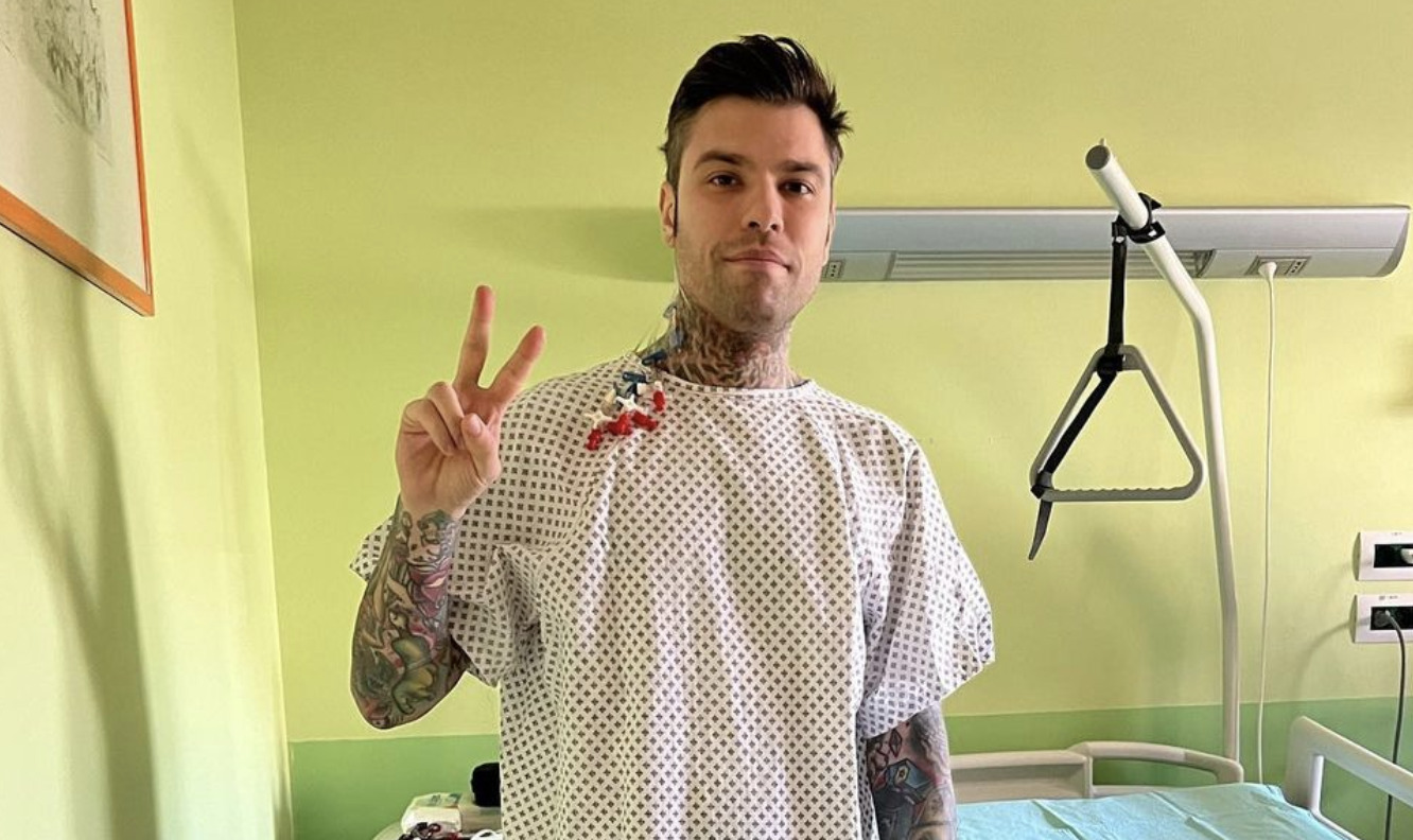 Fedez, 6 ore di intervento per un raro tumore al pancreas Fedez, 6 ore di intervento per un raro tumore al pancreas