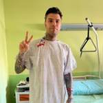 Fedez rivela la sua malattia: “Ho raro tumore neuroendocrino del pancreas”