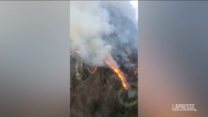 Trento: si allarga l’incendio nella Valle del Chiese, non esclusa ipotesi dolo