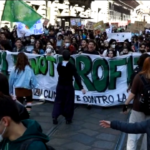 Fridays for future: a Milano migliaia di giovani in piazza